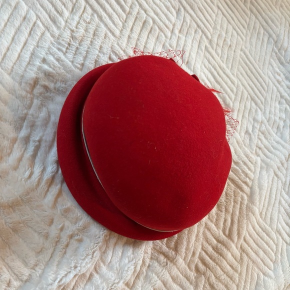 Red Hat Society Classic By Scala 100% Wool Vintage Flower Feather Netting Belt - Picture 3 of 5